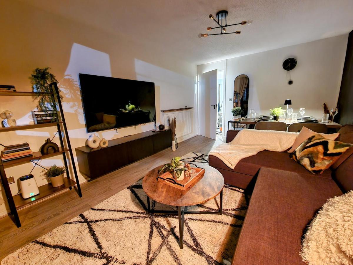 Spacious And Modern Flat In Archway Лондон Екстериор снимка