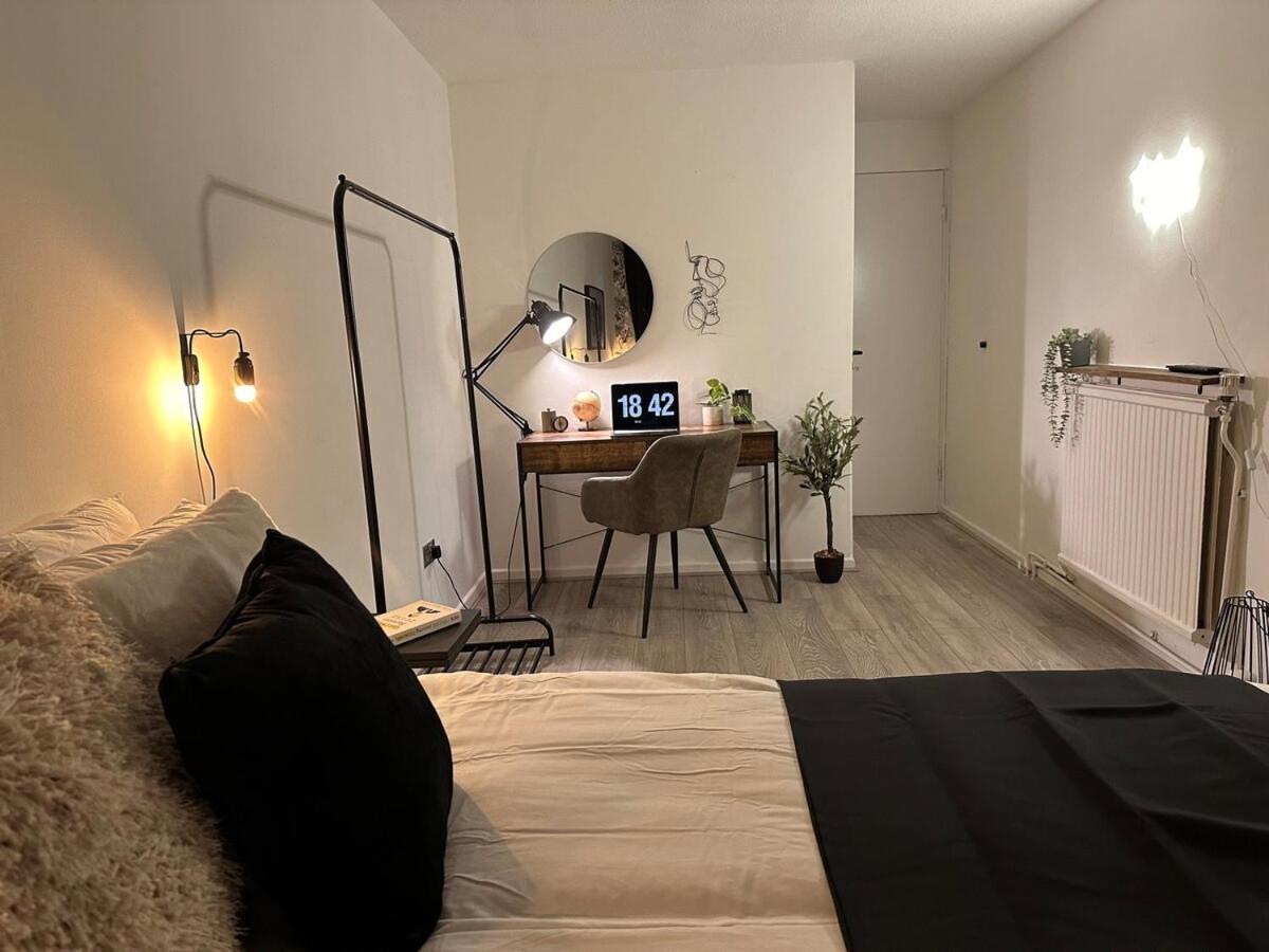 Spacious And Modern Flat In Archway Лондон Екстериор снимка