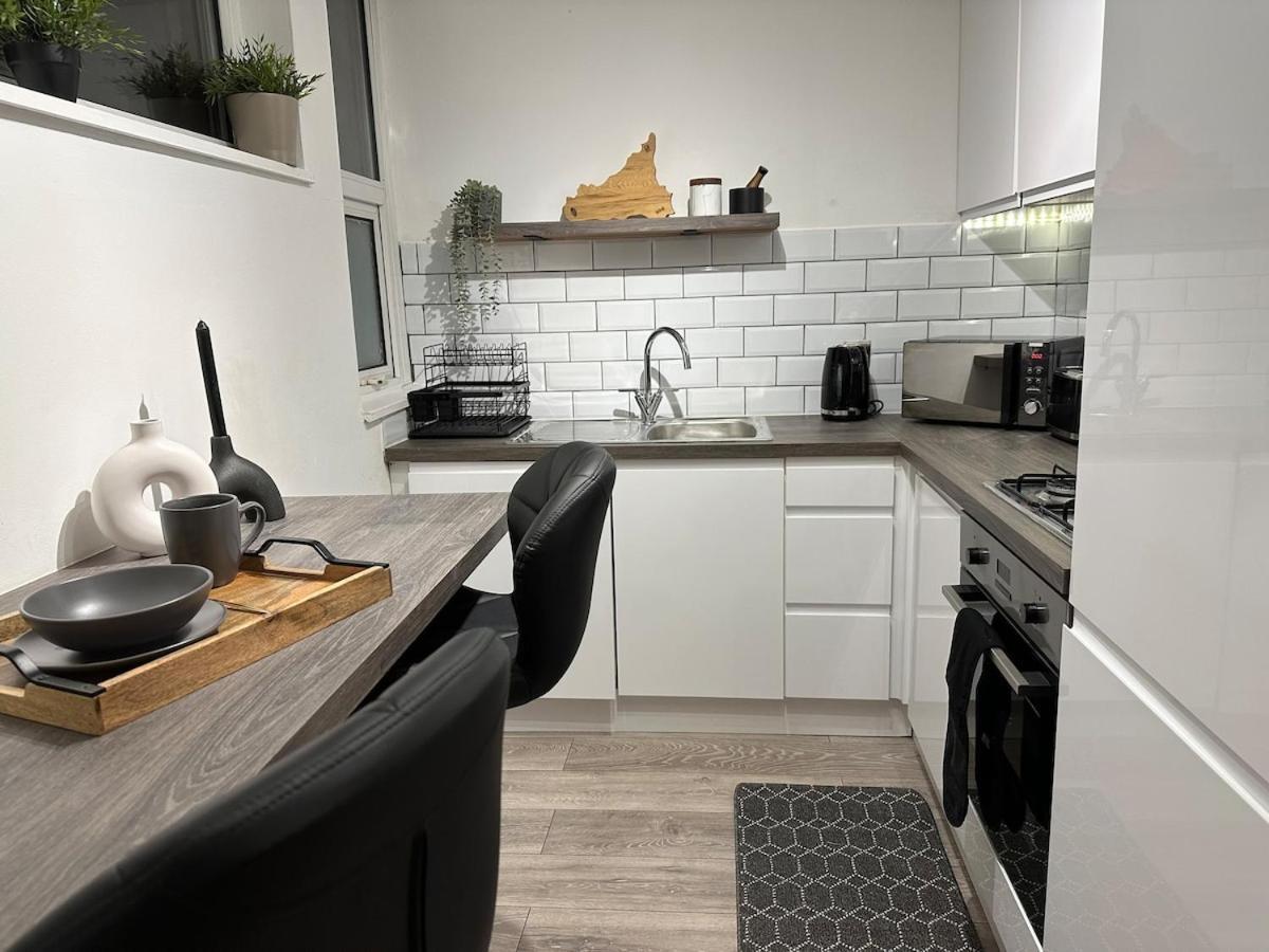 Spacious And Modern Flat In Archway Лондон Екстериор снимка