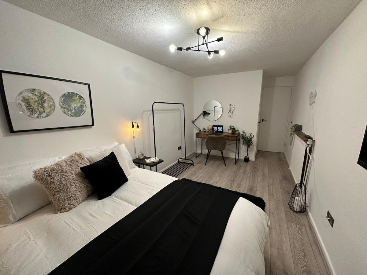 Spacious And Modern Flat In Archway Лондон Екстериор снимка