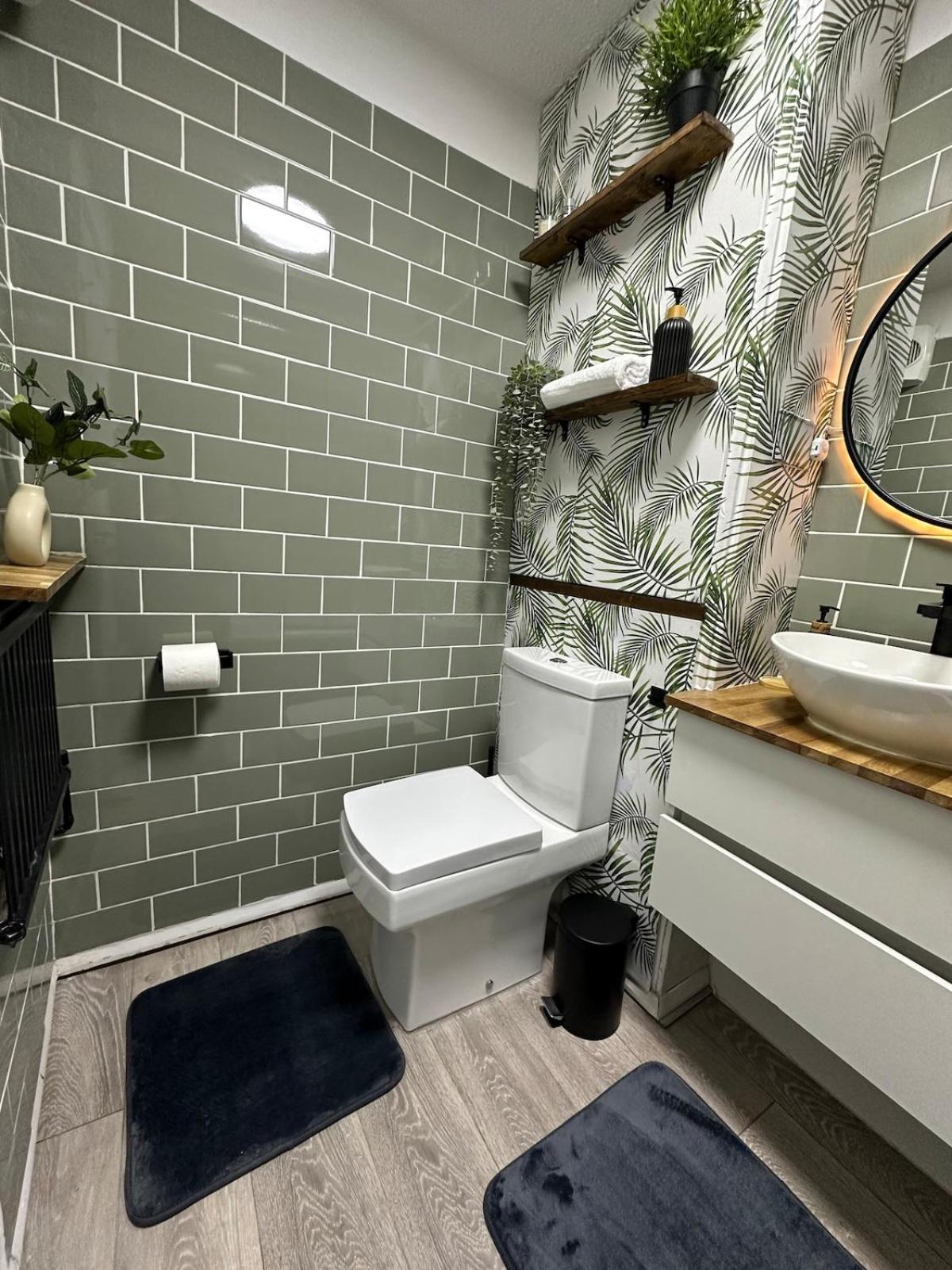 Spacious And Modern Flat In Archway Лондон Екстериор снимка