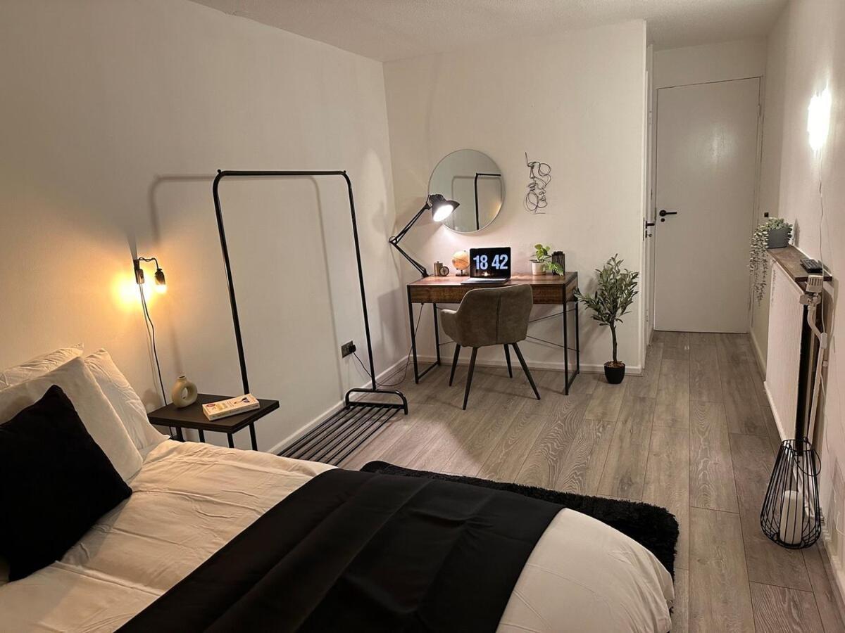 Spacious And Modern Flat In Archway Лондон Екстериор снимка